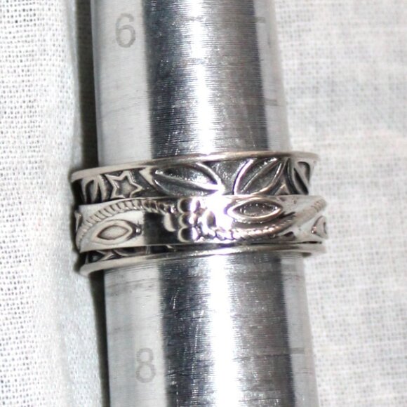 Sterling Silver Djoy Fidget Leaf & Star Ring - Picture 6 of 6